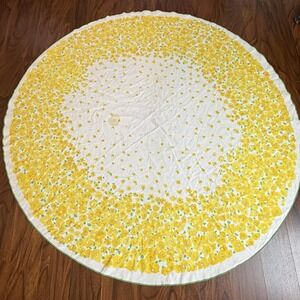 VTG Yellow Daisy Floral Round Tablecloth 66" Retro Cottagecore Farmhouse Decor